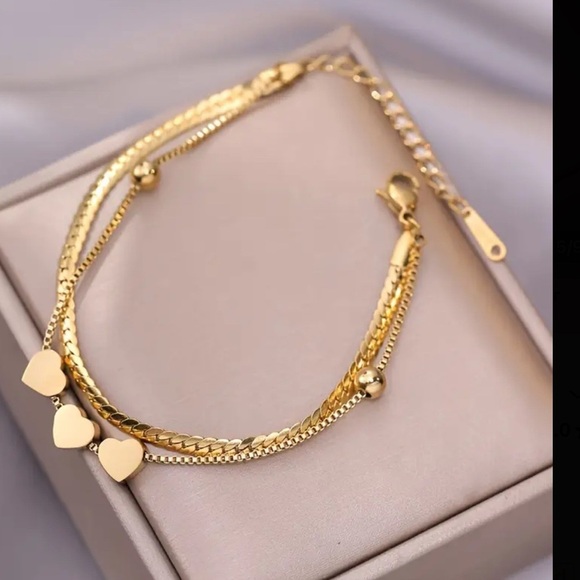 Womens 18K Gold Plated Stainless Steel Double Three Hearts Cuban Chain Bracelet - Picture 4 of 6